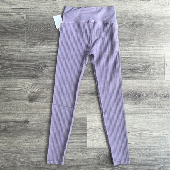 GOOD AMERICAN Seamless Legging Small/Medium Pastel Purple Ribbed Activewear NWT - Picture 9 of 12